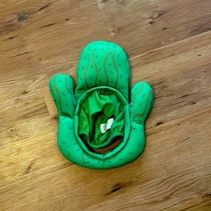 NWOT cactus costume hat. This has never been worn.